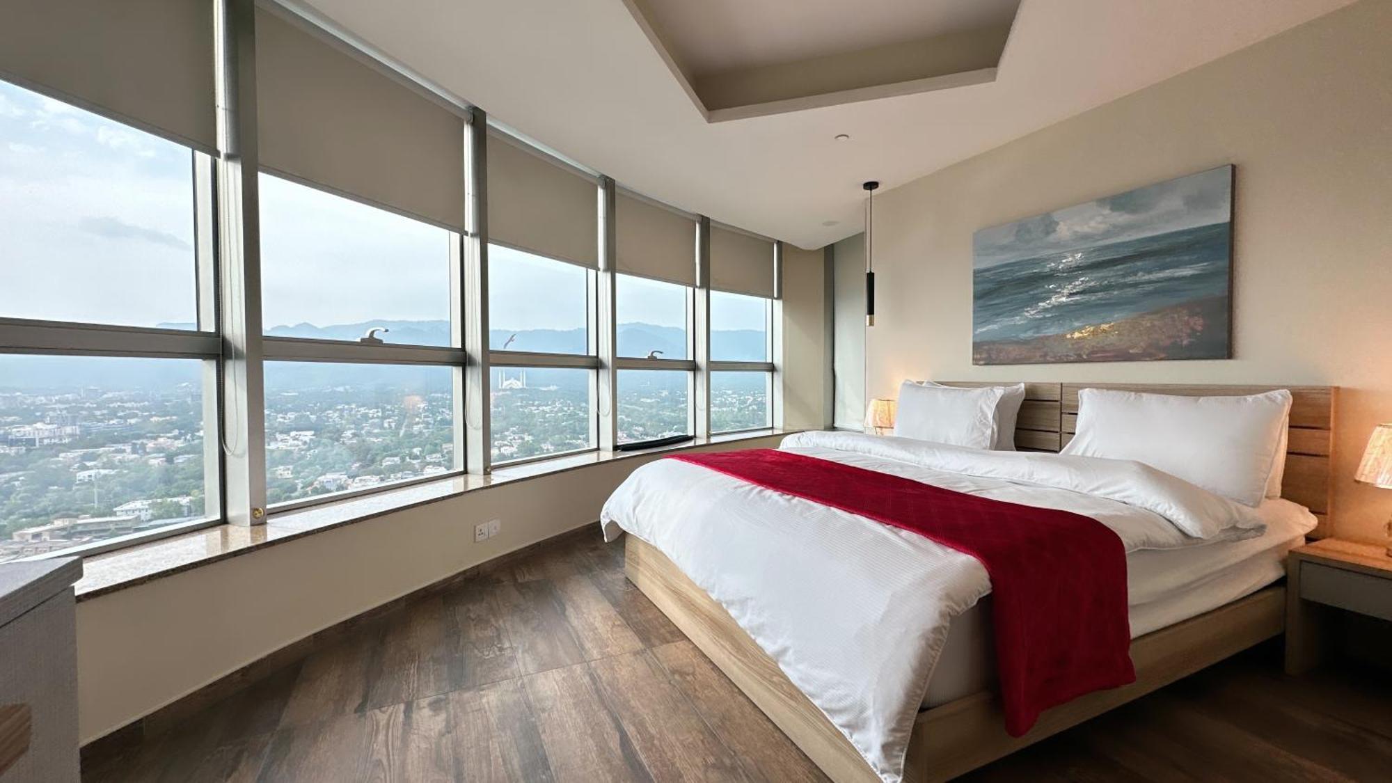 Centaurus Apartment City View Three Beds 이슬라마바드 외부 사진
