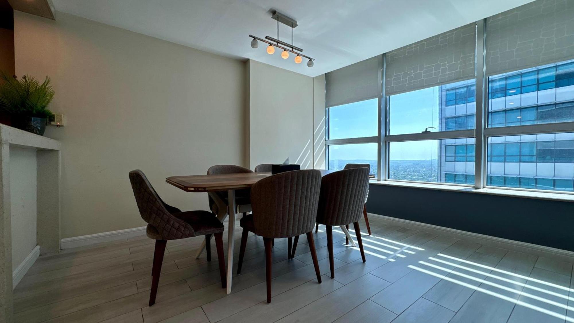 Centaurus Apartment City View Three Beds 이슬라마바드 외부 사진
